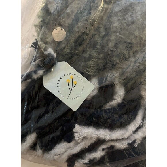 Rock Flower Paper Cuddle Throw Blanket Navy Blue Green Plaid 50X60” 205-9869 - Picture 7 of 8